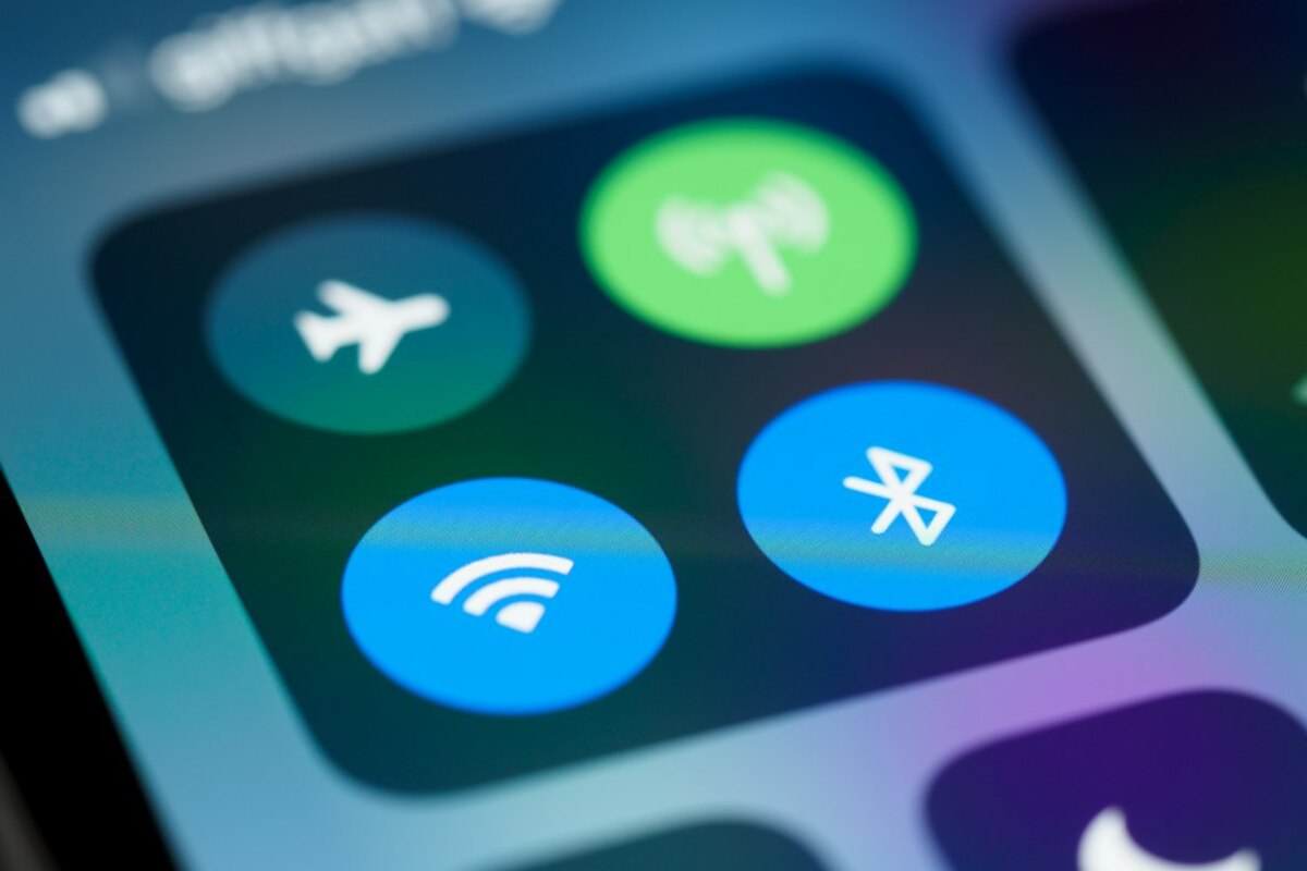 Why “Airplane Mode” Isn’t Just for Flights (and When It’s Actually Useful)